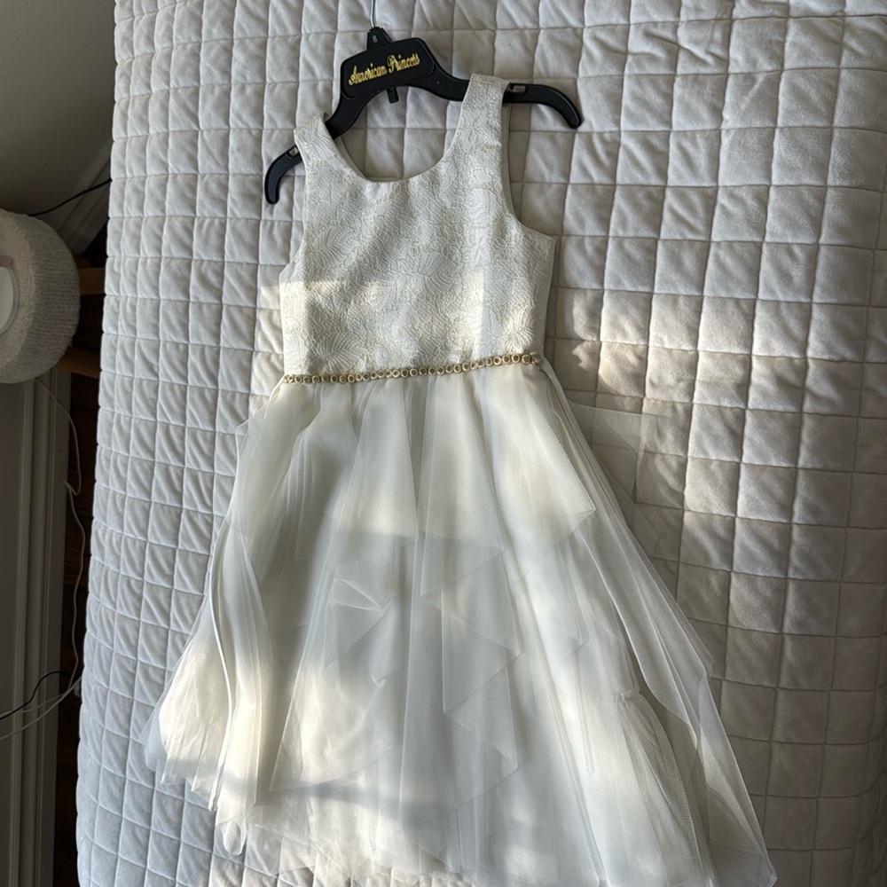 American Princess size 8 off-white girls dress never worn no tags